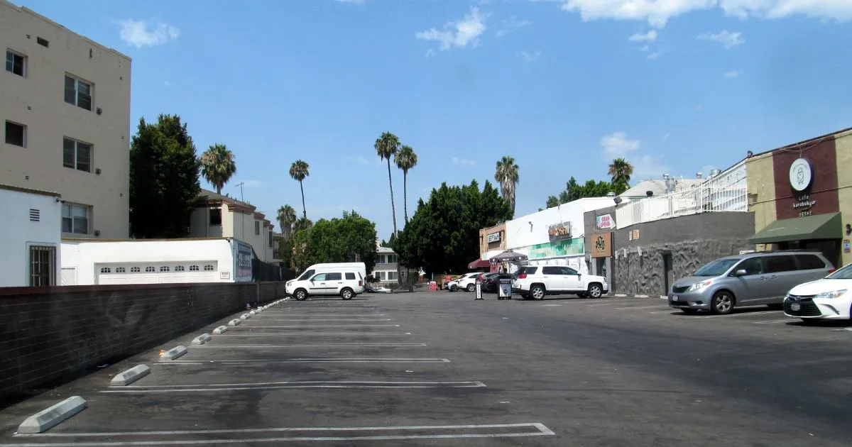Monthly parking deals available in Los Angeles City. Don't miss out