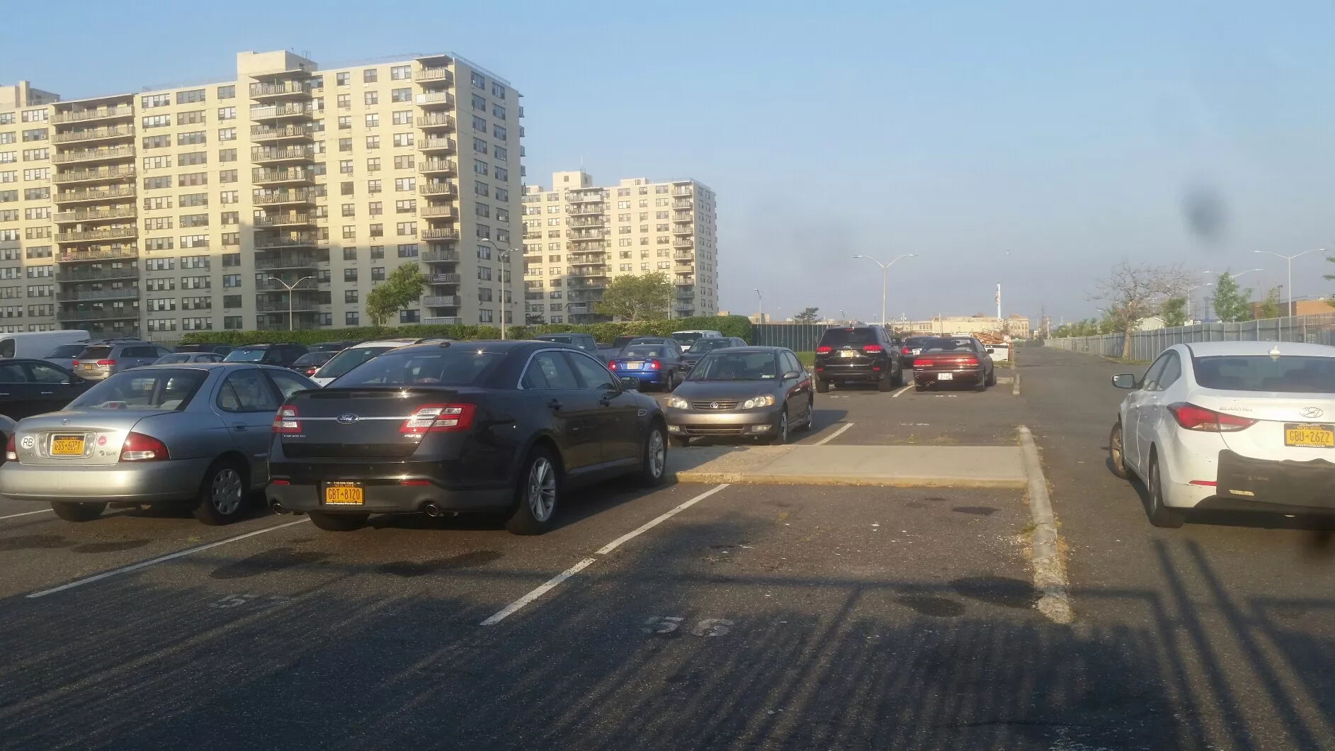 Parking, Garages And Car Spaces For Rent - Beach Parking Rockaway Park
