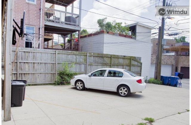 Parking, Garages And Car Spaces For Rent - Clark-wrigley, Chicago