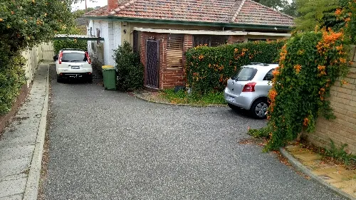 Como. Undercover Driveway Parking Close To City. 
