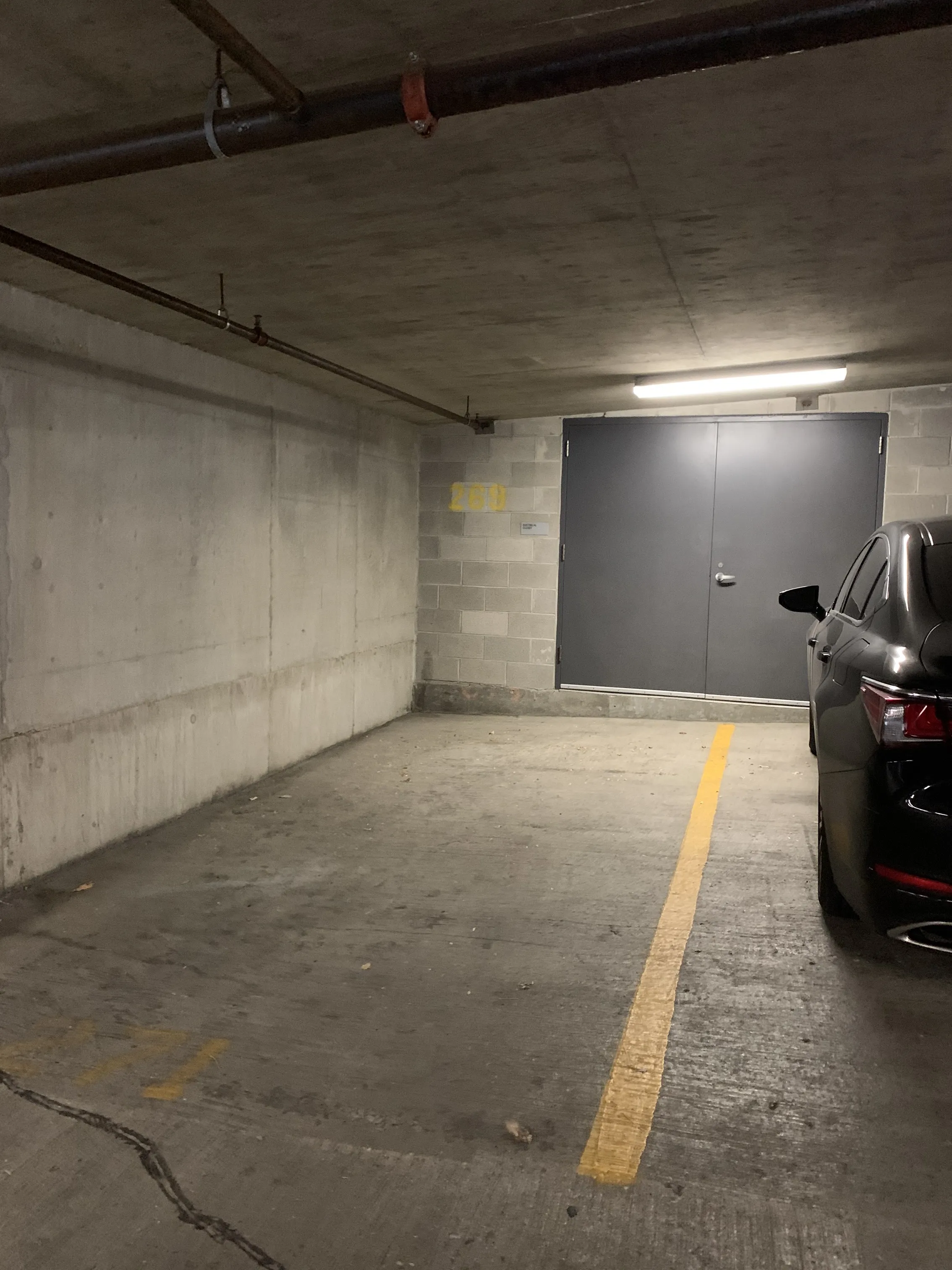 Parking, Garages And Car Spaces For Rent - Convenient Parking Space In The Loop (corner Of Van Buren & Franklin)
