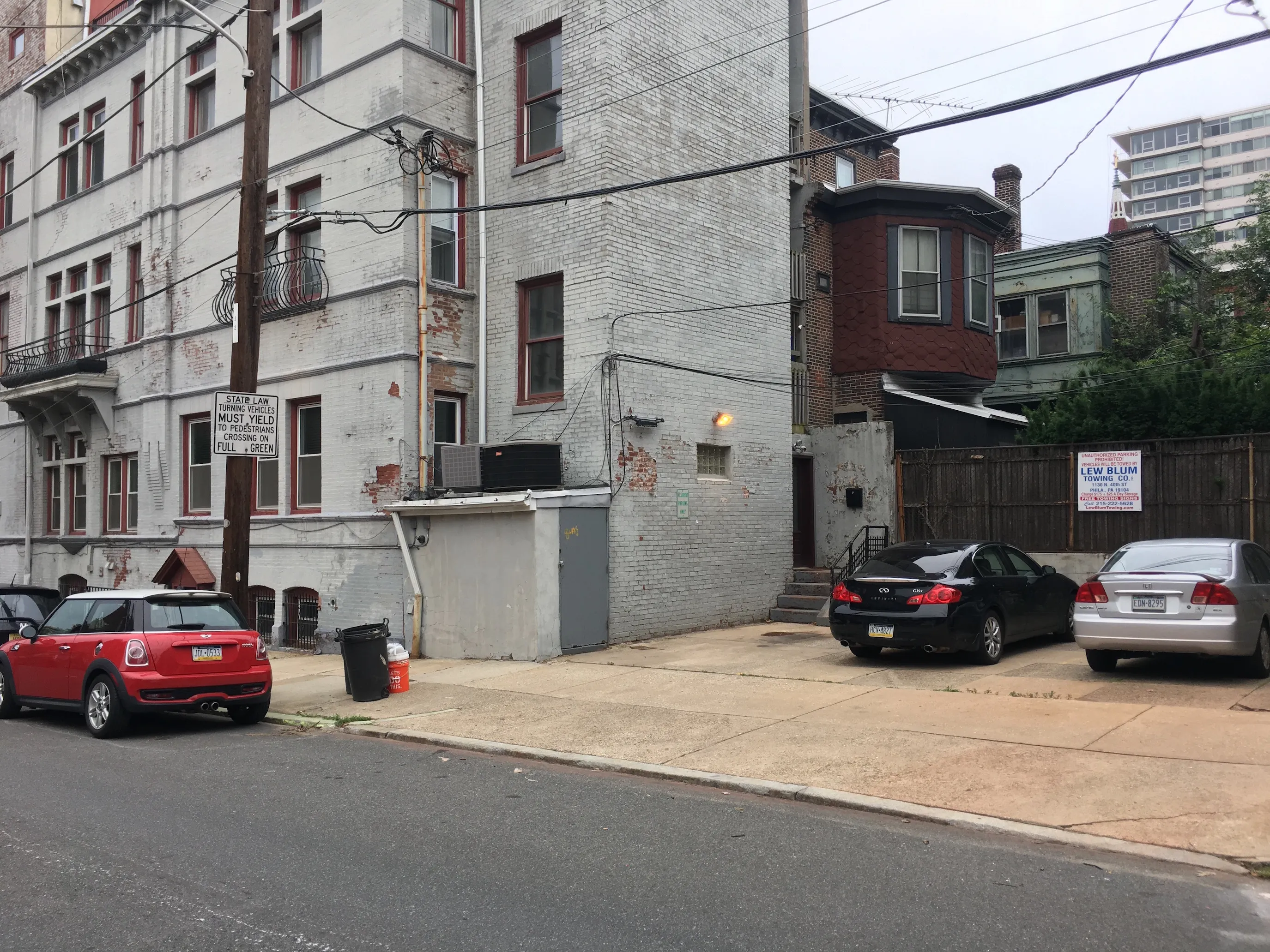 Parking, Garages And Car Spaces For Rent - Fairmount/art Museum Off Street Parking Space(s)!