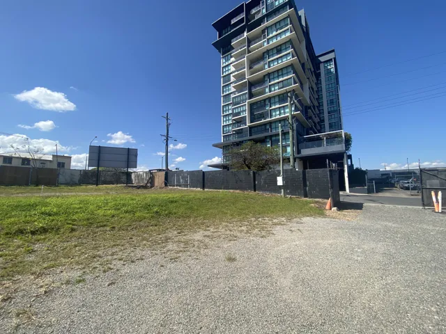 Gated Parking & Storage In Prime Albion Location