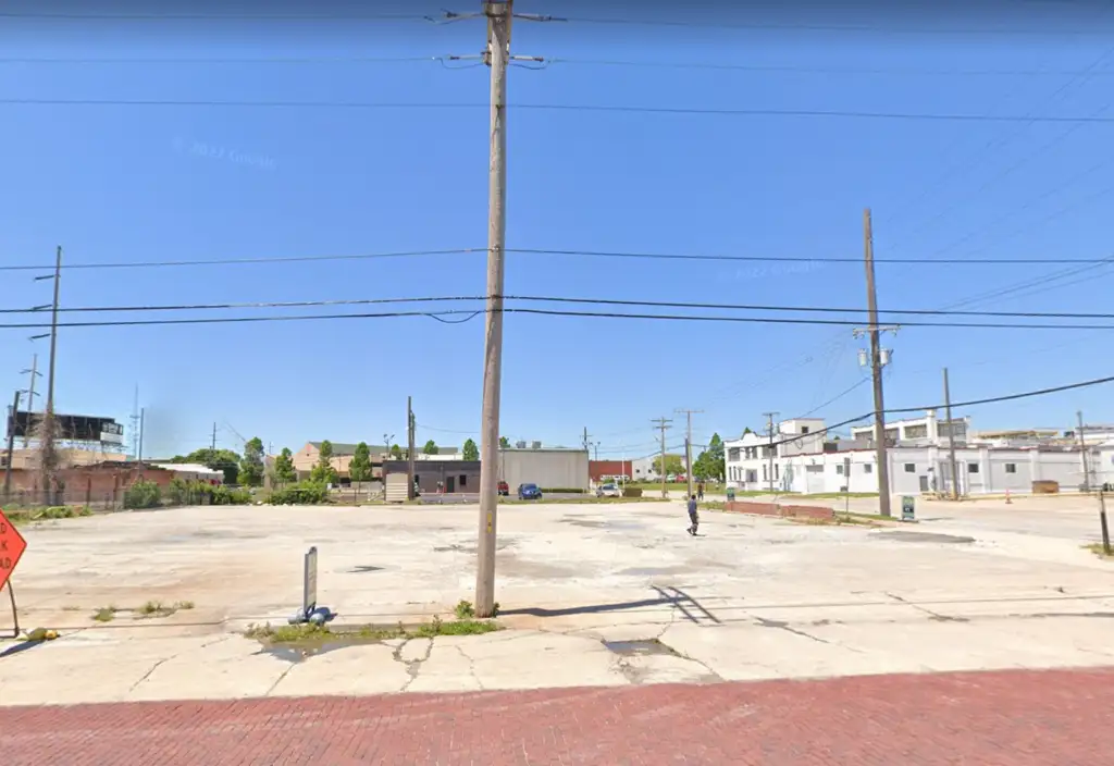 Parking, Garages And Car Spaces For Rent 124 N Cheyenne Ave