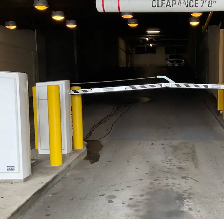 Parking, Garages And Car Spaces For Rent - 301 3rd Ave. S - Hyatt Place