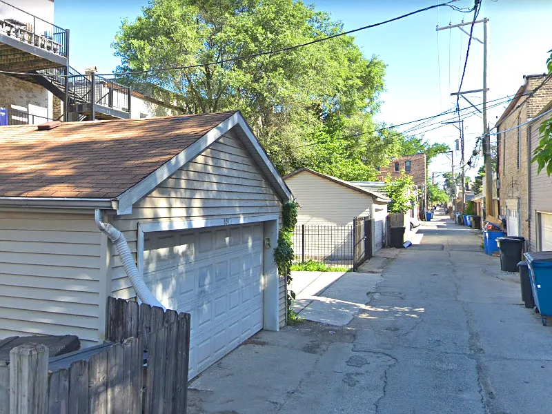 Parking For Rent - Parking Near 831 N. Damen Ave.