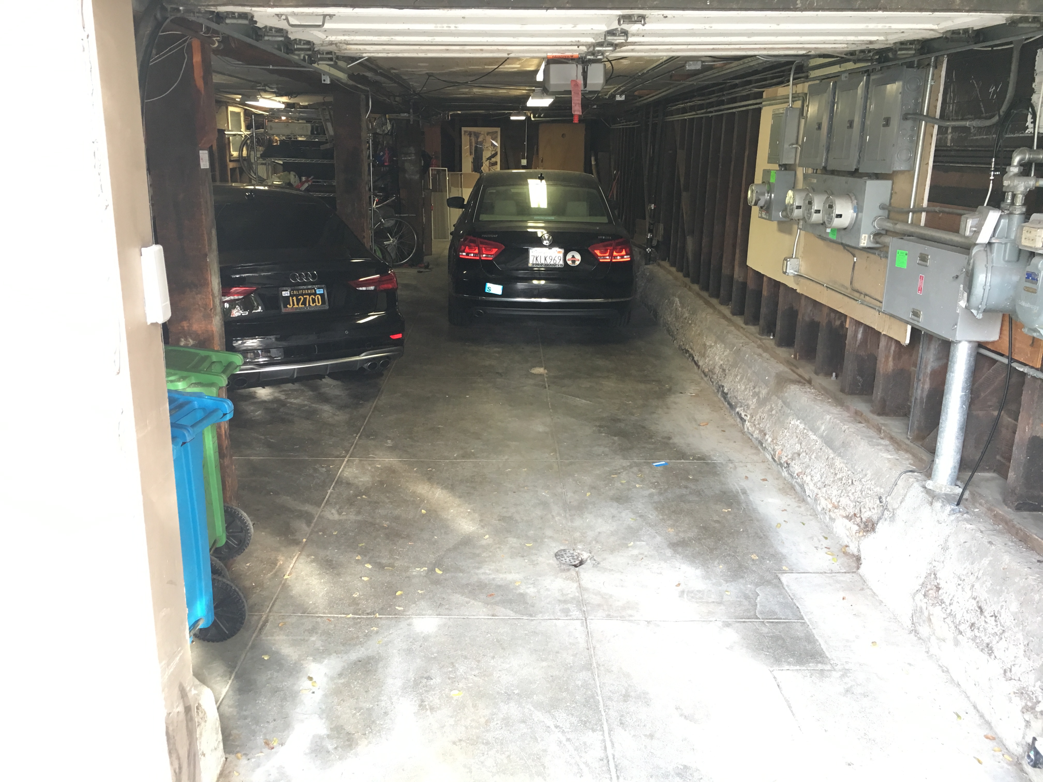 Parking, Garages And Car Spaces For Rent - Private Garage Space For 1 Car/suv 