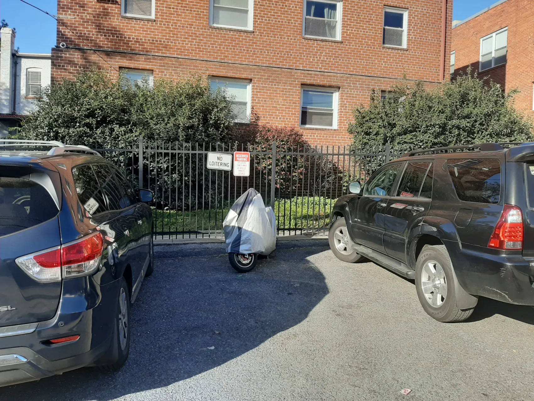 Parking, Garages And Car Spaces For Rent - Private Space - 526 Kenyon St Nw - Rear