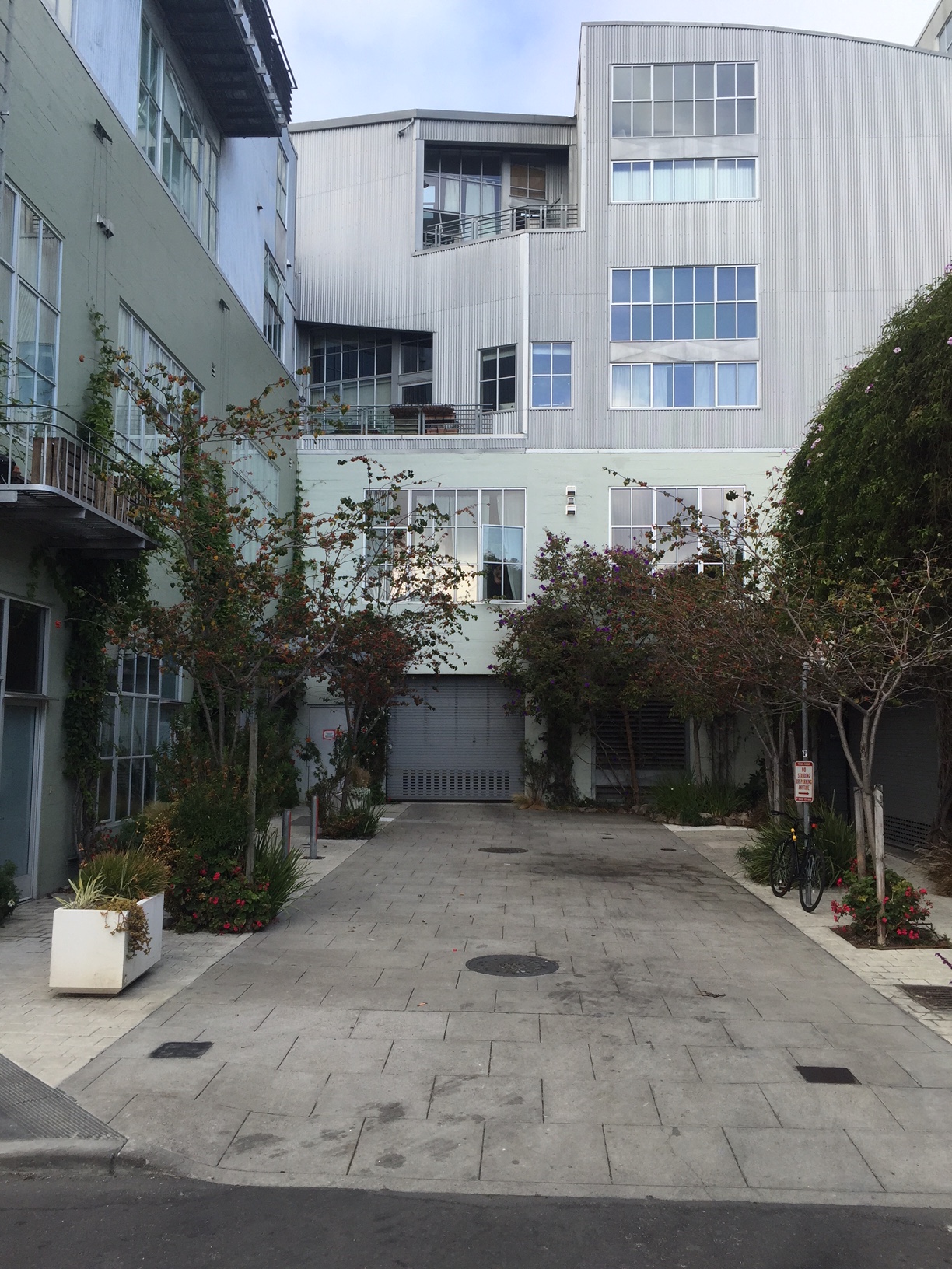 Parking, Garages And Car Spaces For Rent - Secure Parking Space In Soma