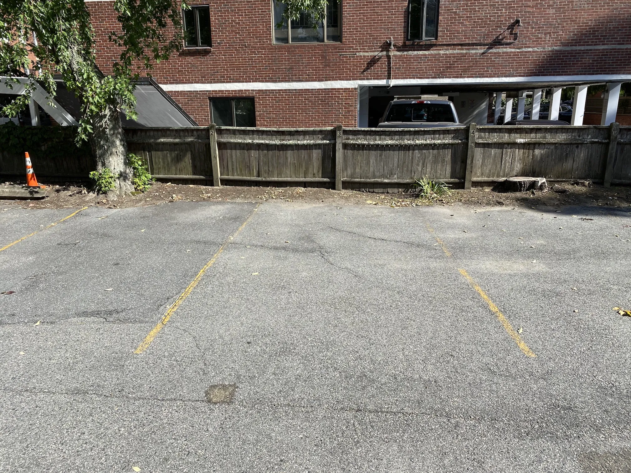 Parking, Garages And Car Spaces For Rent - Off Street Parking In Central Square