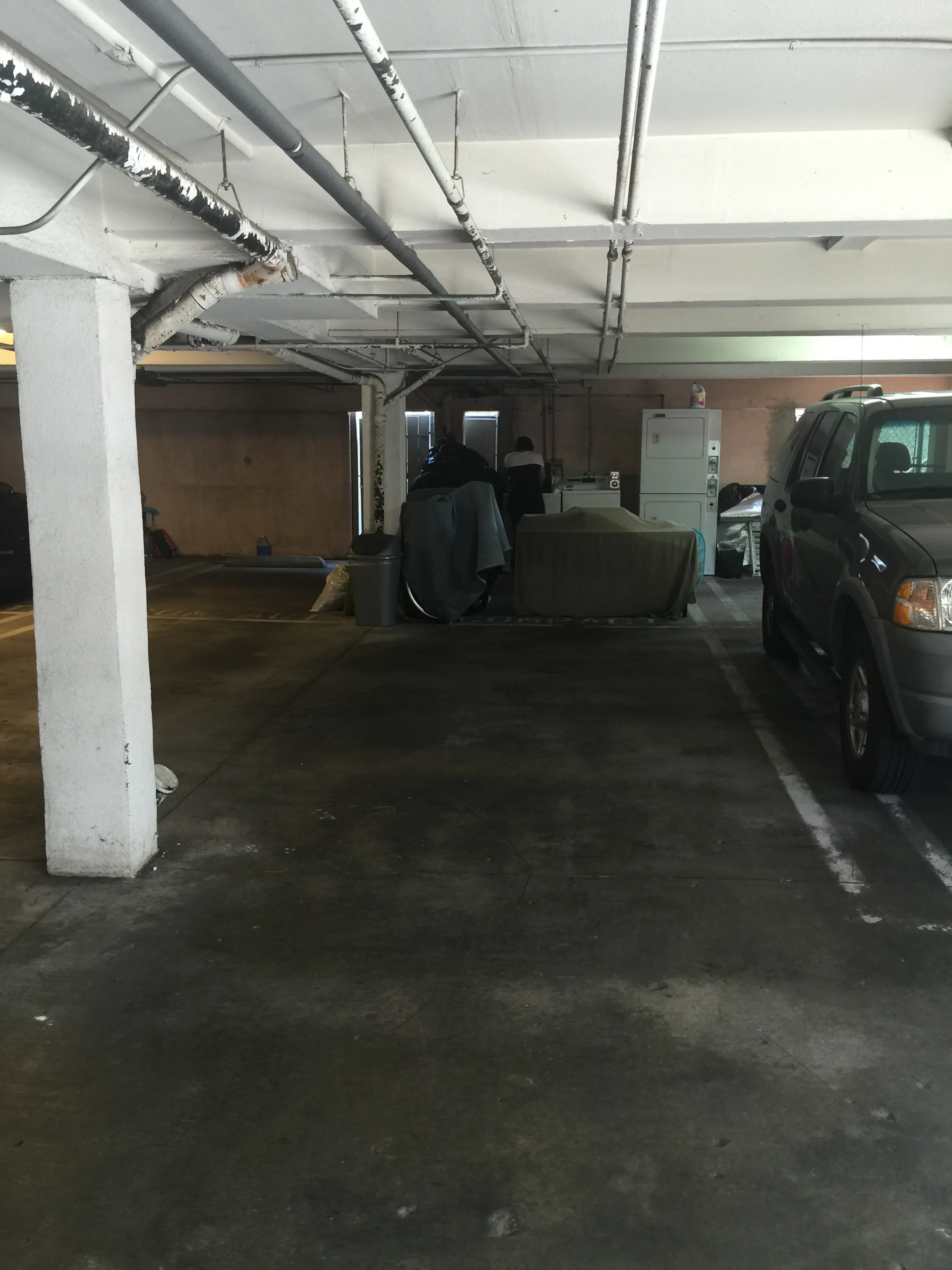 Parking For Rent - Studio City Minutes To All Freeways 101, 405, 134, 5, 210 And More!