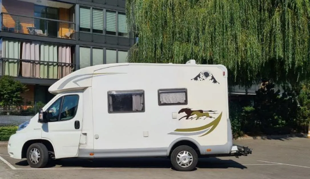 CAMPERS AT THE HOTEL**** GALAXY CAMPERS AT THE HOTEL**** GALAXY