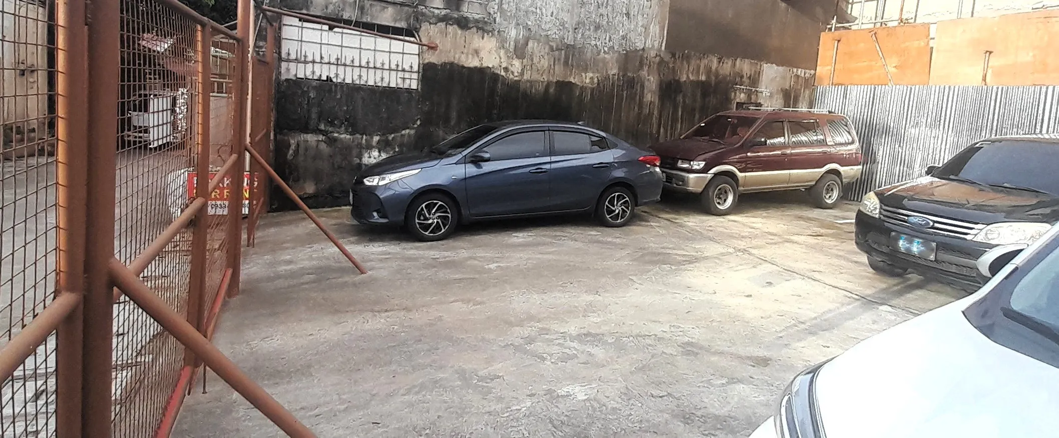 Tandem Monthly Parking At 17 Rome St Ciudad Grande, Lingunan, Valenzuela City