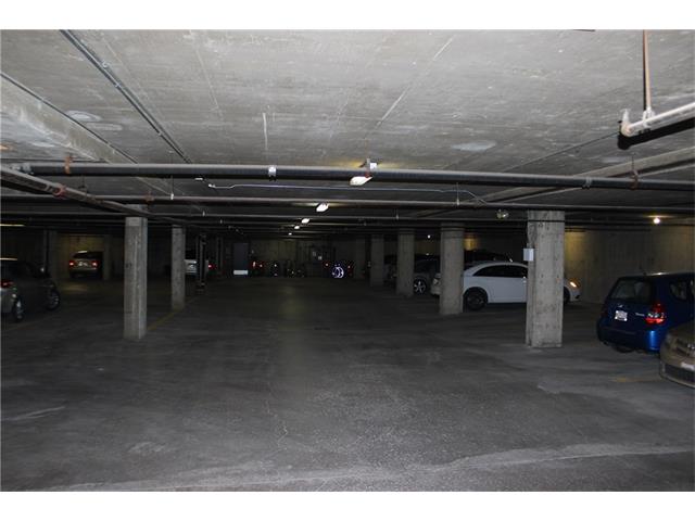 Parking, Garages And Car Spaces For Rent - Underground Parking Spot Close By Market Mall
